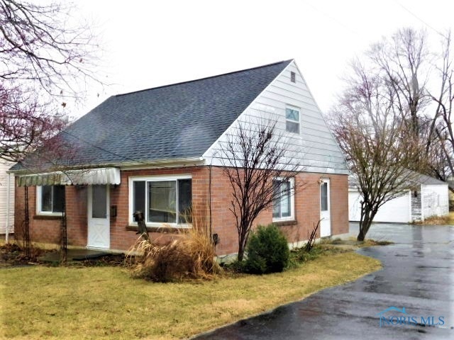 827 Bernard Ave, Findlay, OH 45840 - photo 1