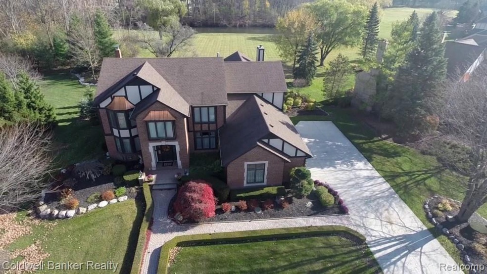 4720 Rivers Edge Dr, Troy, MI 48098 - photo 1