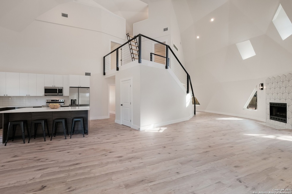 25318 Starling Dr, San Antonio, TX 78255 - photo 1