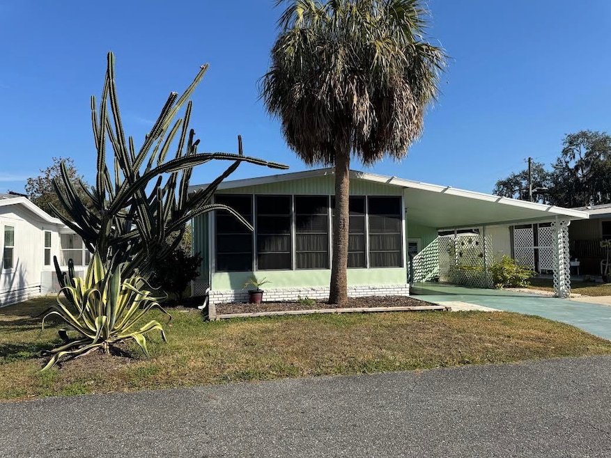 826 Carol St, Wildwood, FL 34785 - photo 1