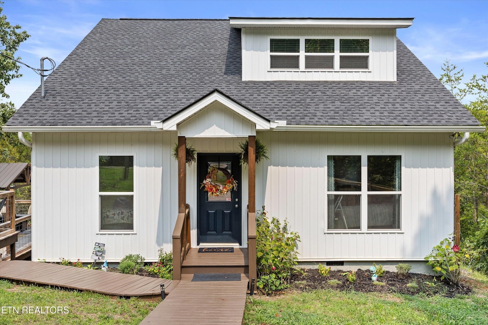 For Sale $739,900 • Co-Listing Agent