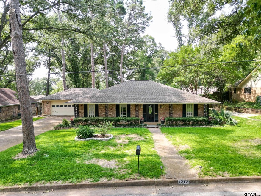1212 Hampton Ln, Tyler, TX 75701 - photo 1