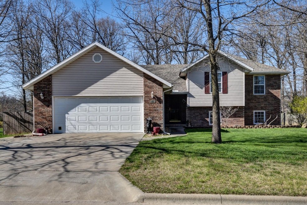 1031 Daniels St-37