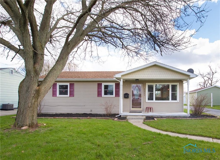 521 Lester Ave, Findlay, OH 45840 - photo 1