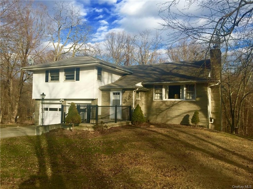 14 Frozen Ridge Rd, Newburgh, NY 12550 - photo 1