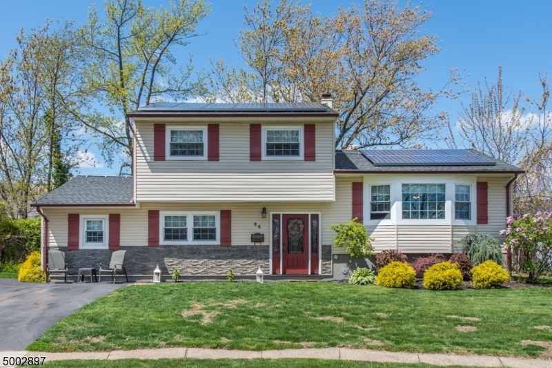 44 Thistle Ct, Fords, NJ 08863 - photo 1