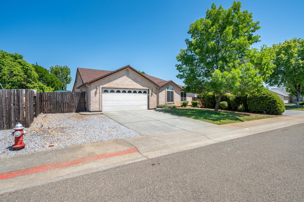 For Sale $425,000 • Co-Listing Agent