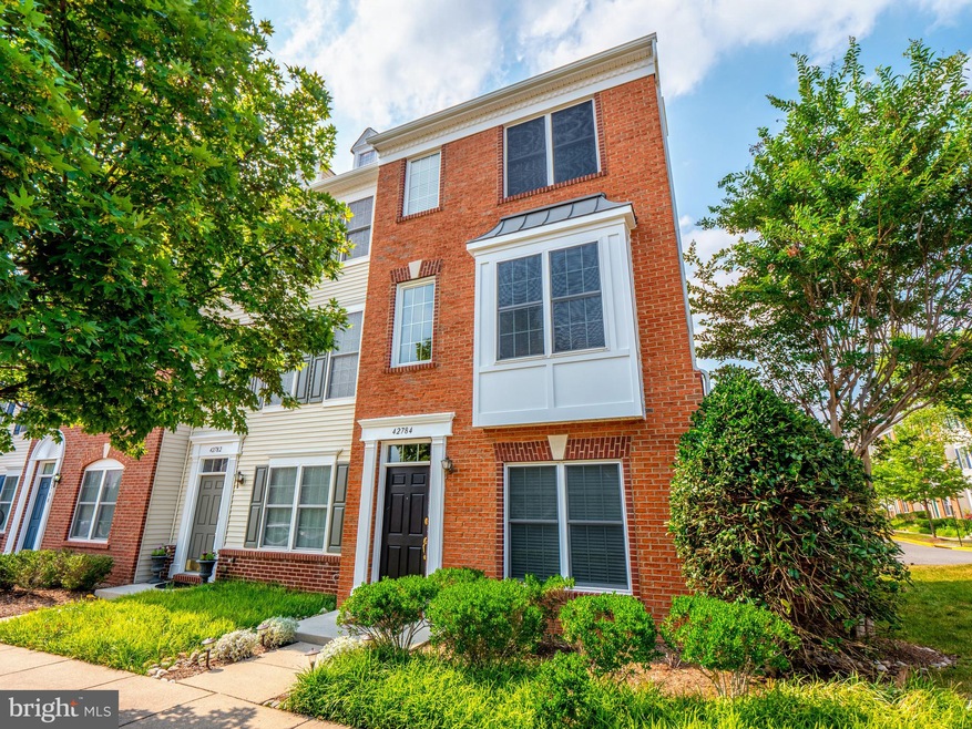 42784 Nations St, Chantilly, VA 20152 - photo 1