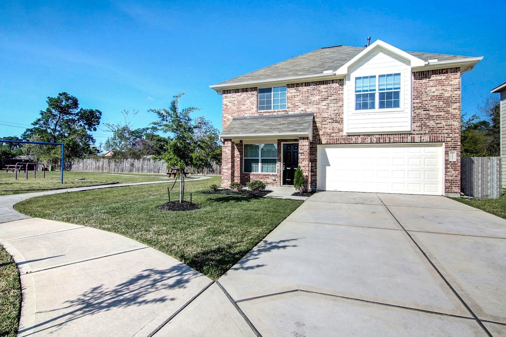 10915 Myrtle Oak St, Houston, TX 77016 - photo 1