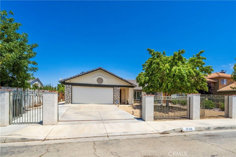 Sold $490,000 • Co-Listing Agent