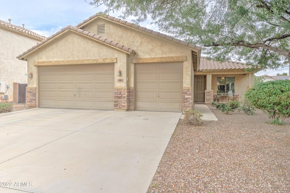 1054 E Magnum Rd-3