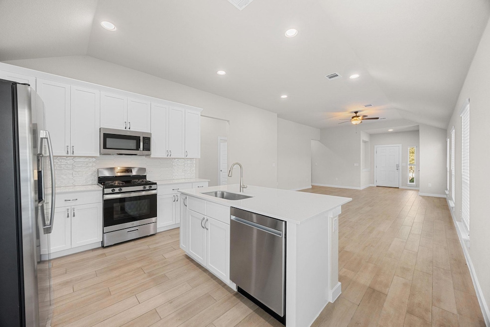 137 Appleberry Ln, Elgin, TX 78621 - photo 1