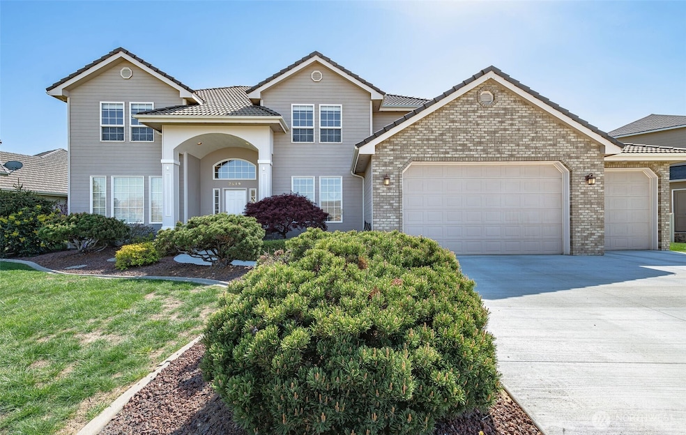 For Sale $889,000 • Co-Listing Agent