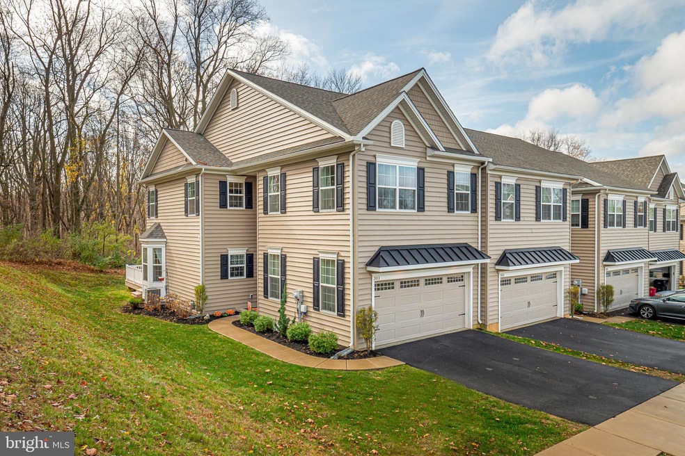 301 Kemper Dr unit 25, Honey Brook, PA 19344 - photo 1