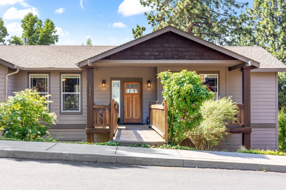 Sold $925,000 • Co-Listing Agent