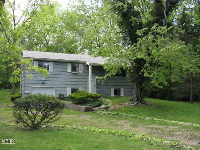 22 Hiawatha Ln, Westport, CT 06880 - photo 1