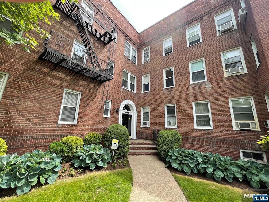 For Rent $1,895/month