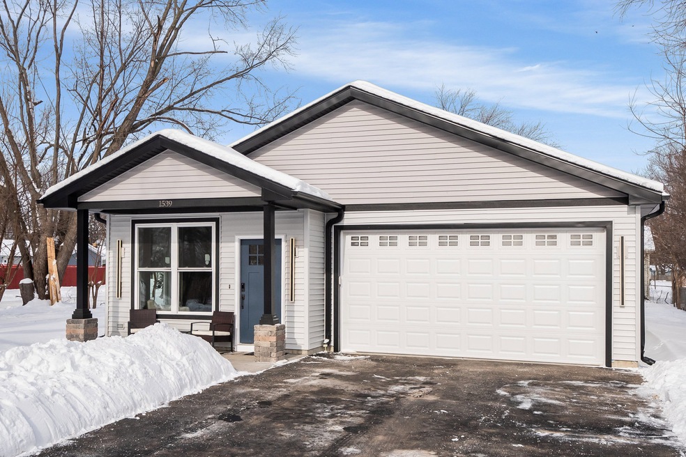 1539 Hoyt Ave, Aurora, IL 60506 - photo 1