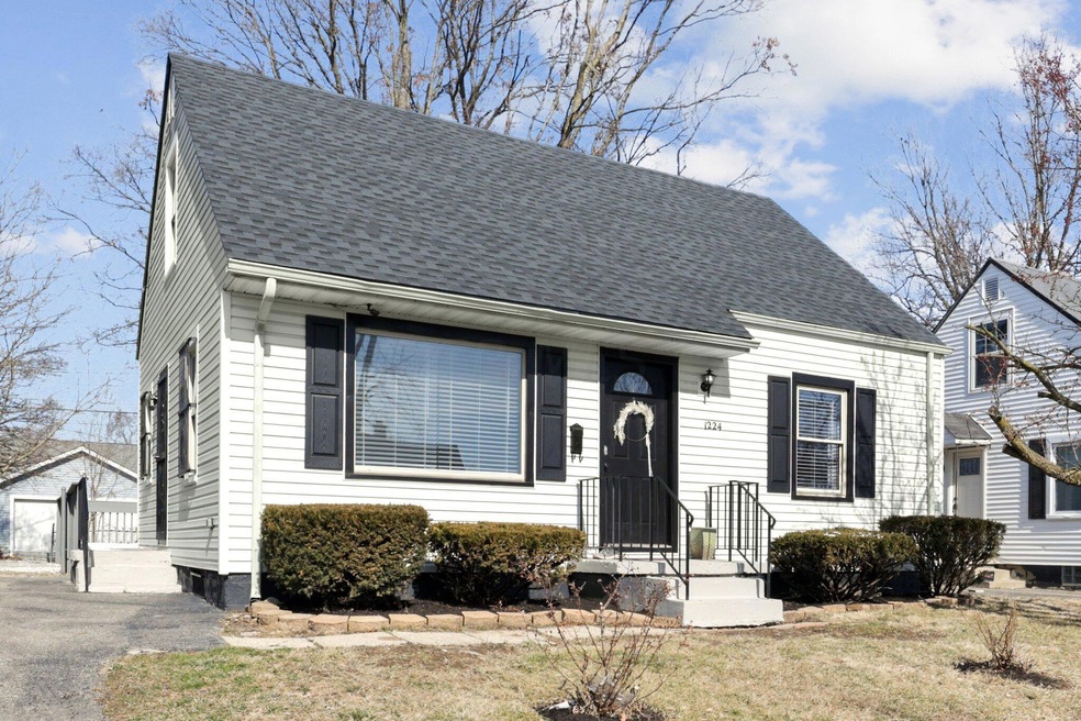 Welcome to 1224 E 25th Ave!