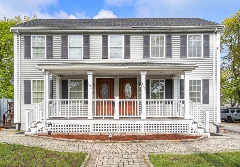 393 Parker St unit 395, Newton Center, MA 02459 - photo 1