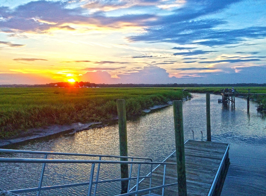 Dock picPerBB_origLrgSz_519C185D-DEBE-49