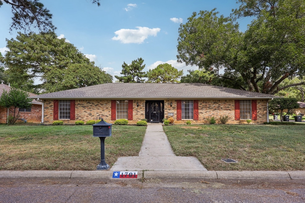 Under Contract $365,000