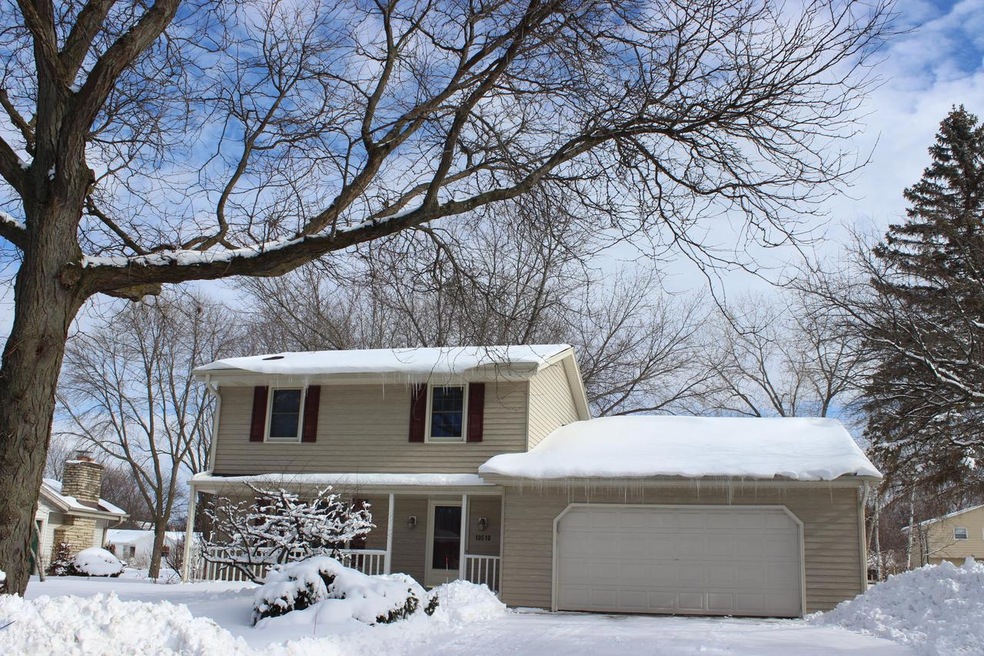 W171N10510 Harvest Ln, Germantown, WI 53022 - photo 1