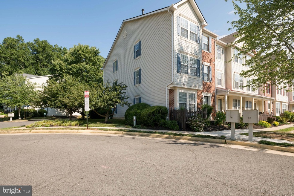 8318 Duck Hawk Way unit 10, Lorton, VA 22079 - photo 1