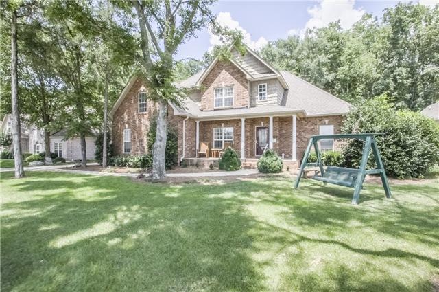 Welcome to 3424 Deerview Dr. quiet dead end street