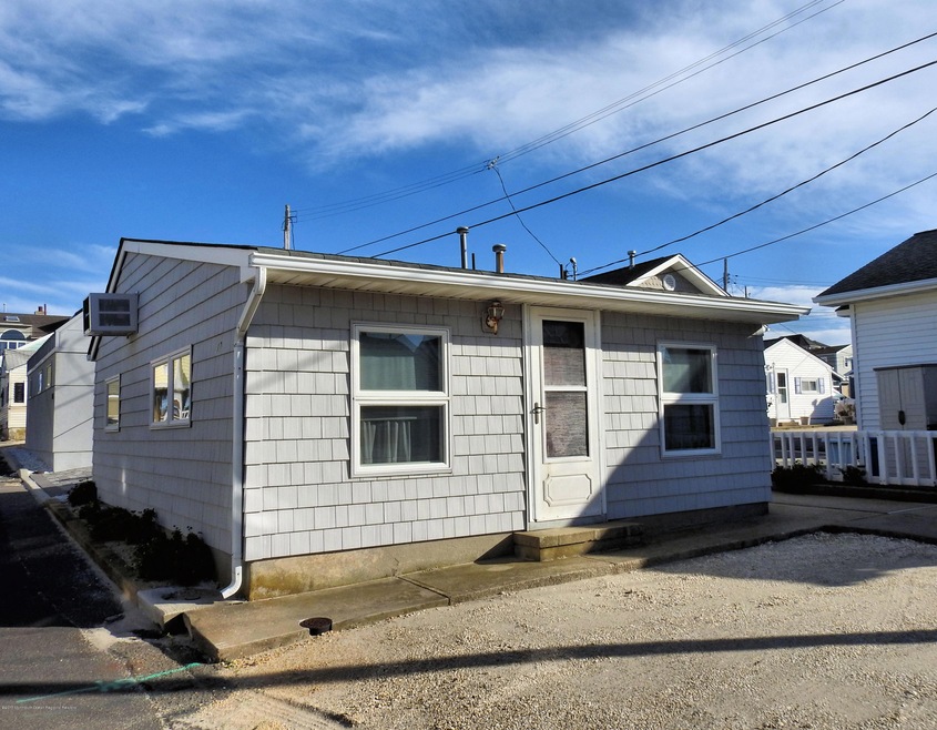 17 East Shell Way