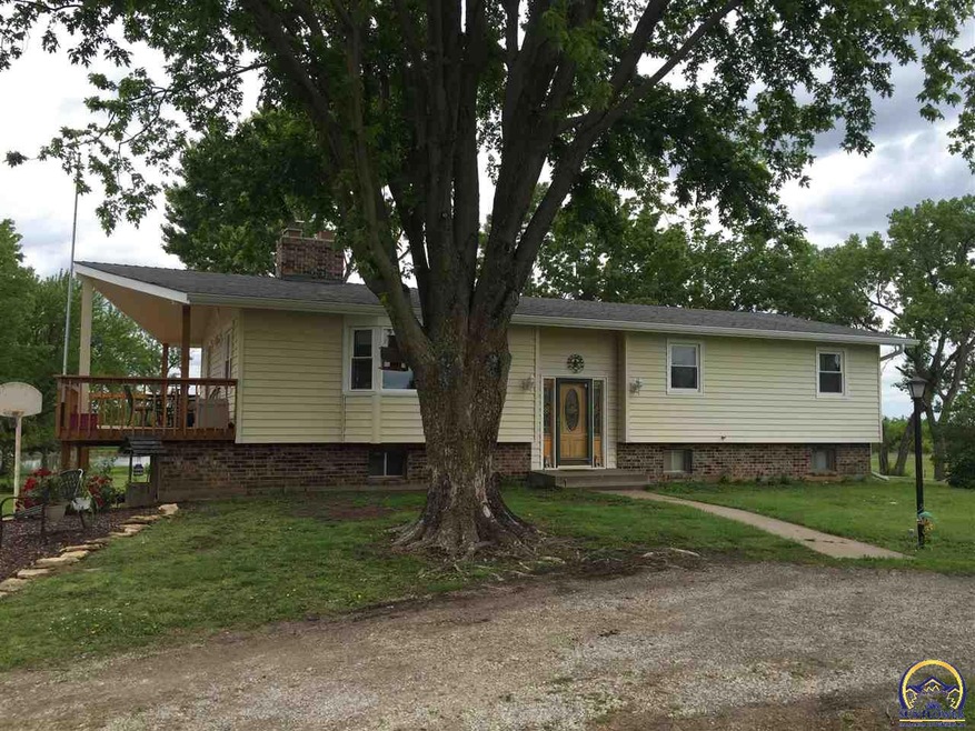 3321 SW Hodges Rd, Topeka, KS 66614 - photo 1