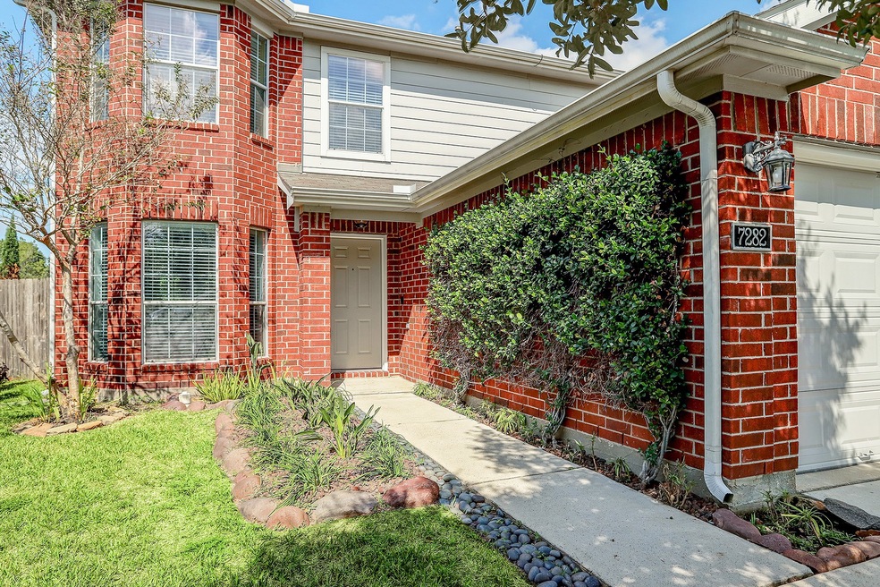 7282 Caracara Dr, Houston, TX 77040 - photo 1