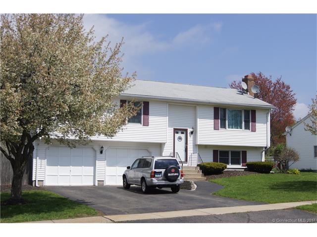 Welcome to 3 Ryefield Dr, Enfield