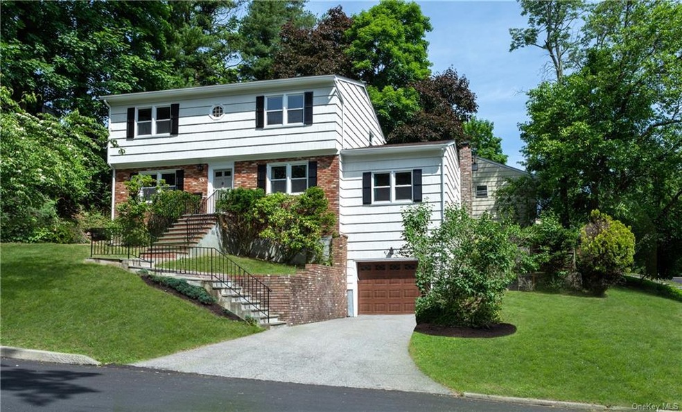 33 Hickory Hill Dr, Dobbs Ferry, NY 10522 - photo 1