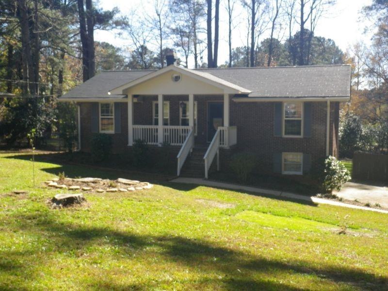 872 Maple Dr, Riverdale, GA 30274 - photo 1
