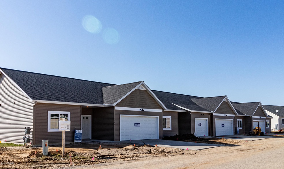 1095 Sunnyside Dr unit 26, Wayland, MI 49348 - photo 1