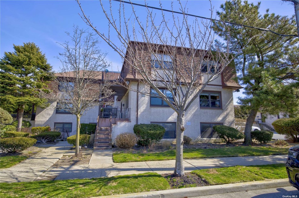 136 Albany Blvd unit 13A, Atlantic Beach, NY 11509 - photo 1