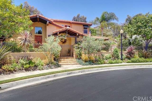 Welcome home to very quaint gated community of Del