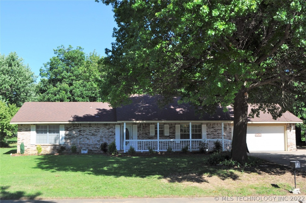 906 N Florence Ave, Claremore, OK 74017 - photo 1