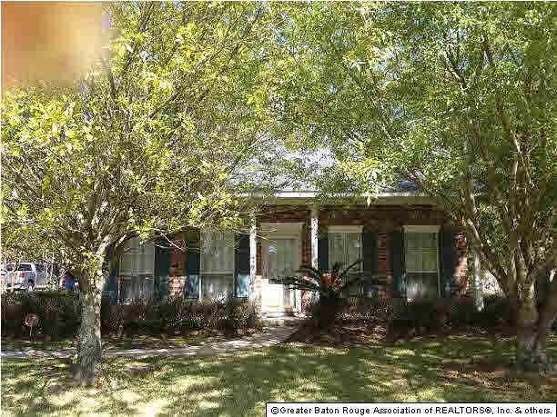 Adorable Acadian Style Home