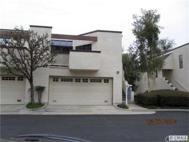 Front on condo, end unit