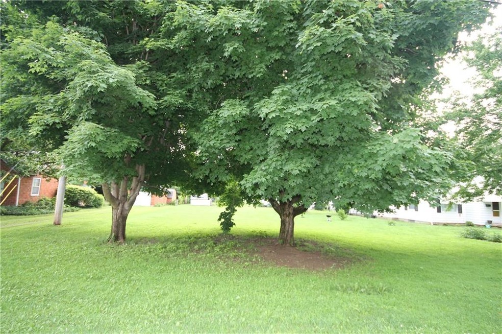 1525 Mcclure Rd, Columbus, IN 47201 - photo 1