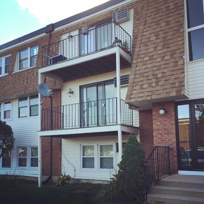 80 Damon Rd unit 8201, Northampton, MA 01060 - photo 1