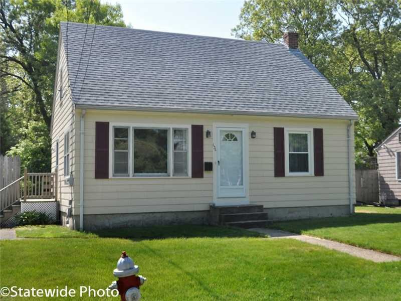 136 Palace Ave, Warwick, RI 02886 - photo 1