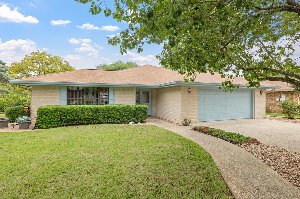 110 Tanglewood Dr, Fredericksburg, TX 78624 - photo 1