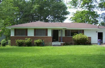 573 Georgetown St, Hazlehurst, MS 39083 - photo 1