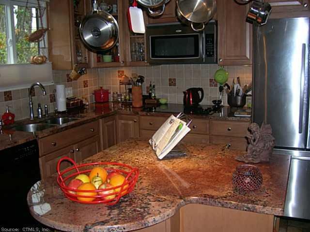 942 Heritage Village unit B, Southbury, CT 06488 - photo 1