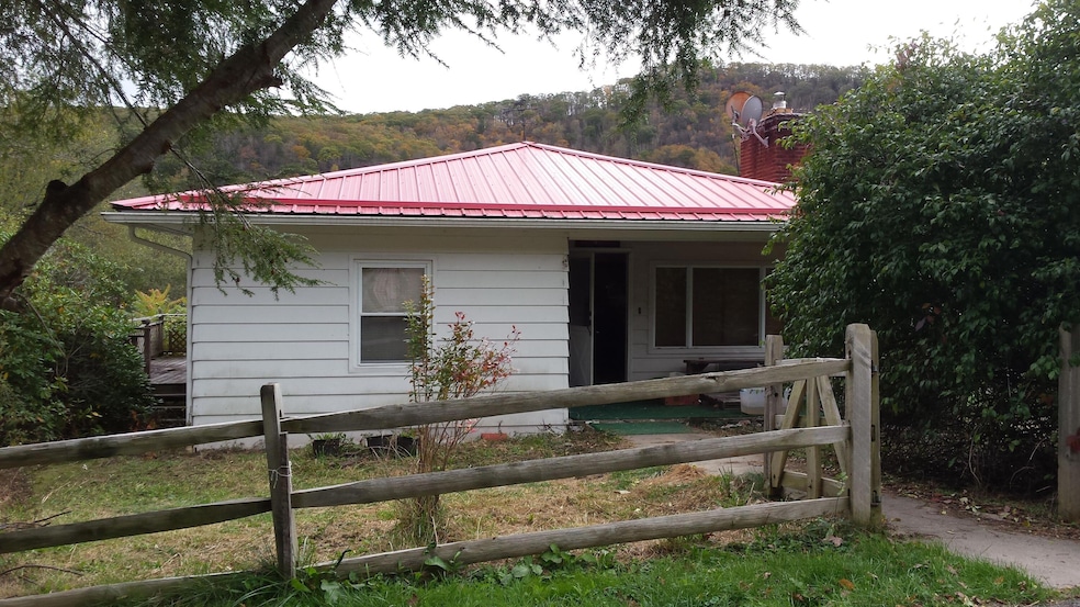 40 Pinecrest Dr, Durbin, WV 26264 - photo 1