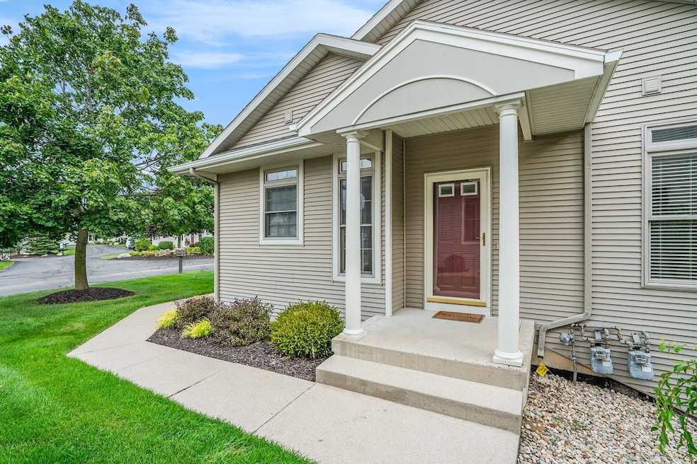 1092 Kensington St NW unit 42, Grand Rapids, MI 49534 - photo 1