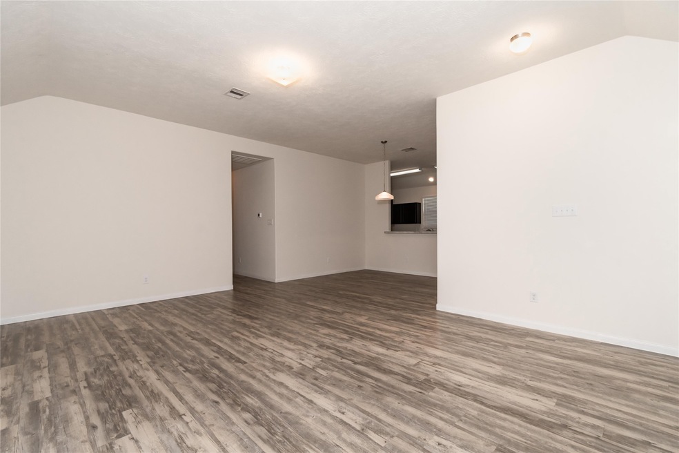 699 Fallow Ln, Alvin, TX 77511 - photo 1